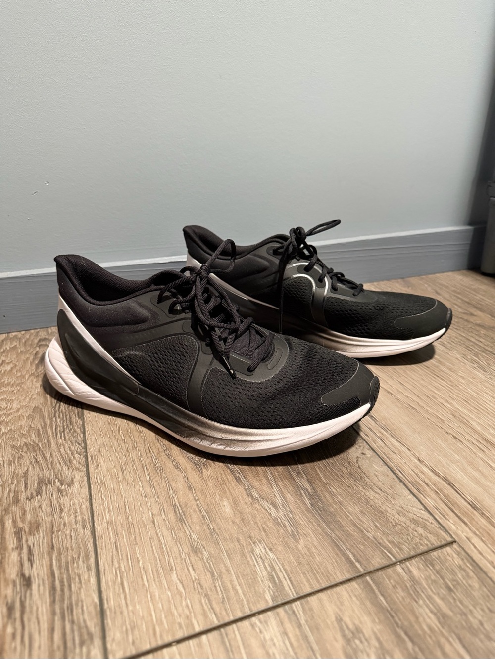 Lululemon Blissful Running Shoe size 11